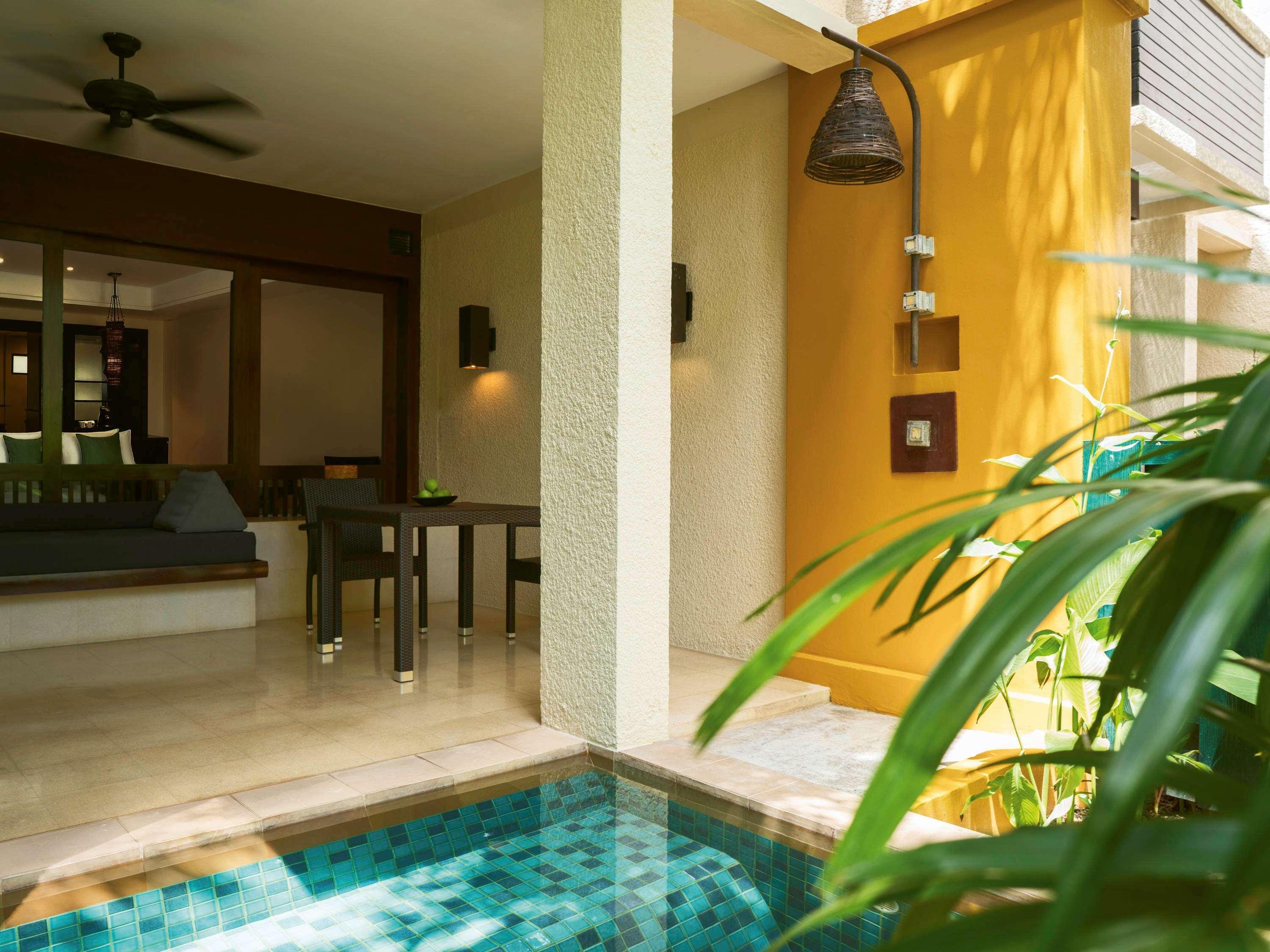सहारा Paradox Phuket 5*