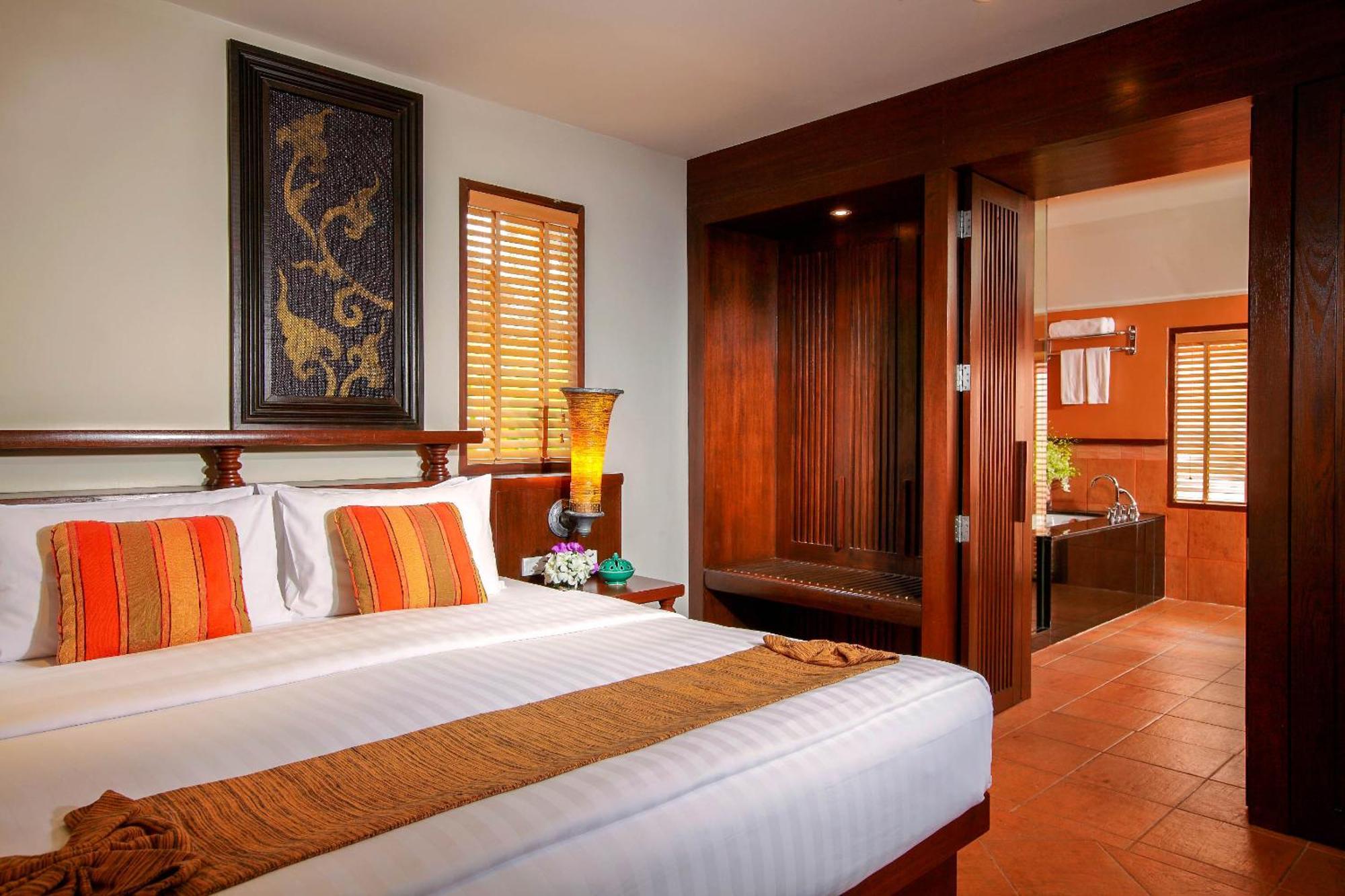 सहारा Paradox Phuket 5*