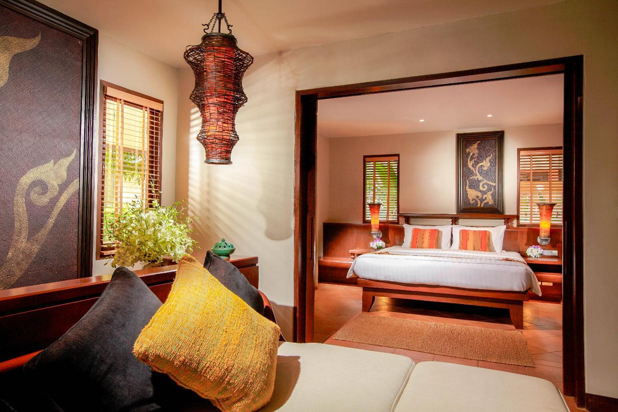 सहारा Paradox Phuket Karon
