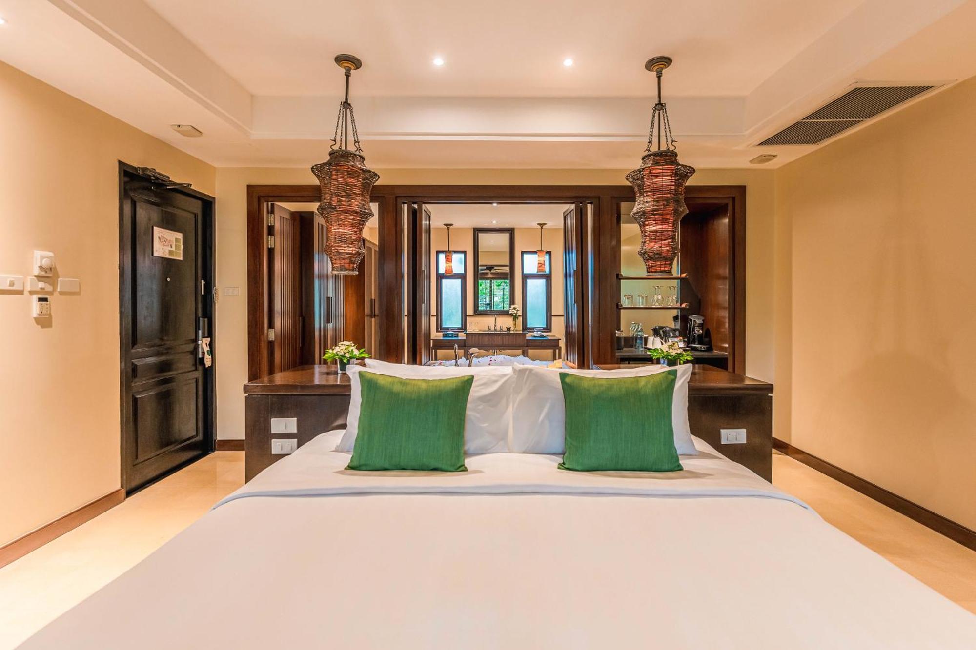 Mövenpick Resort&spa Phuket - Sha Resort