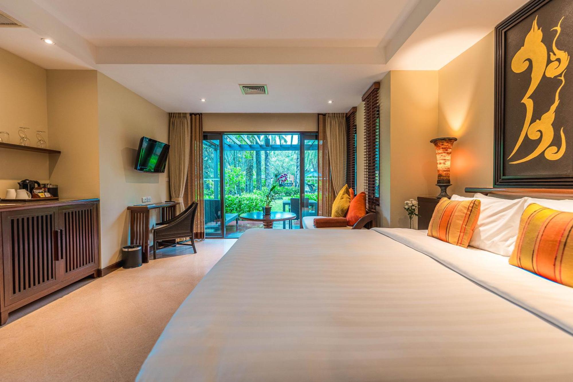 Paradox Phuket Resor Karon